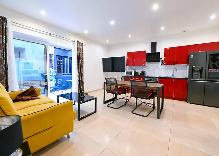 Grand Loft à Deux Pas De La N1 Nice